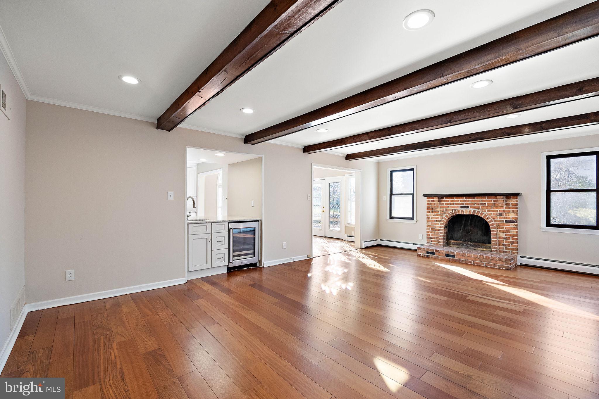 2 Roberts Rd