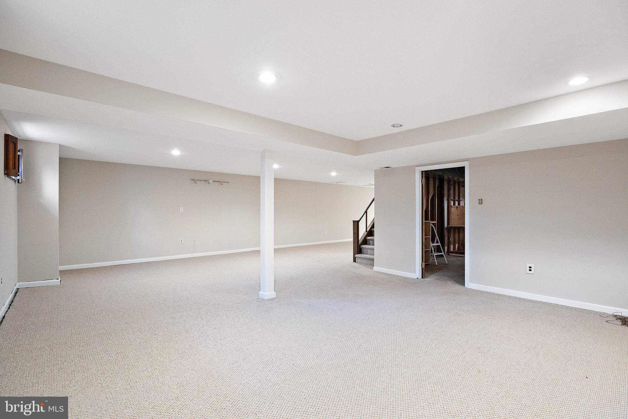 2 Roberts Rd