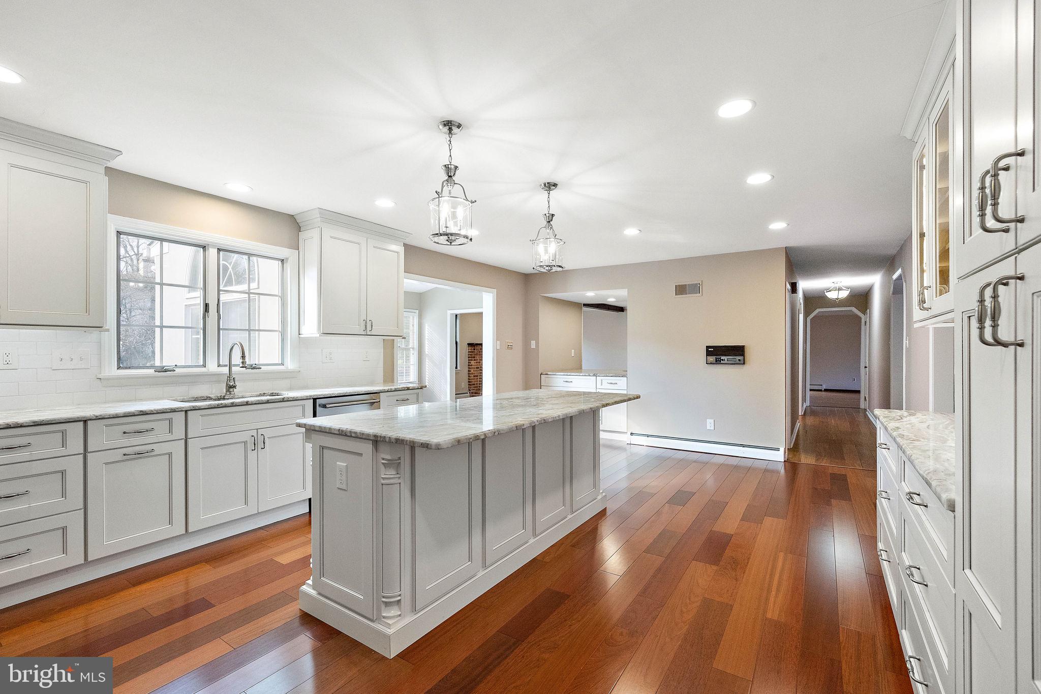 2 Roberts Rd