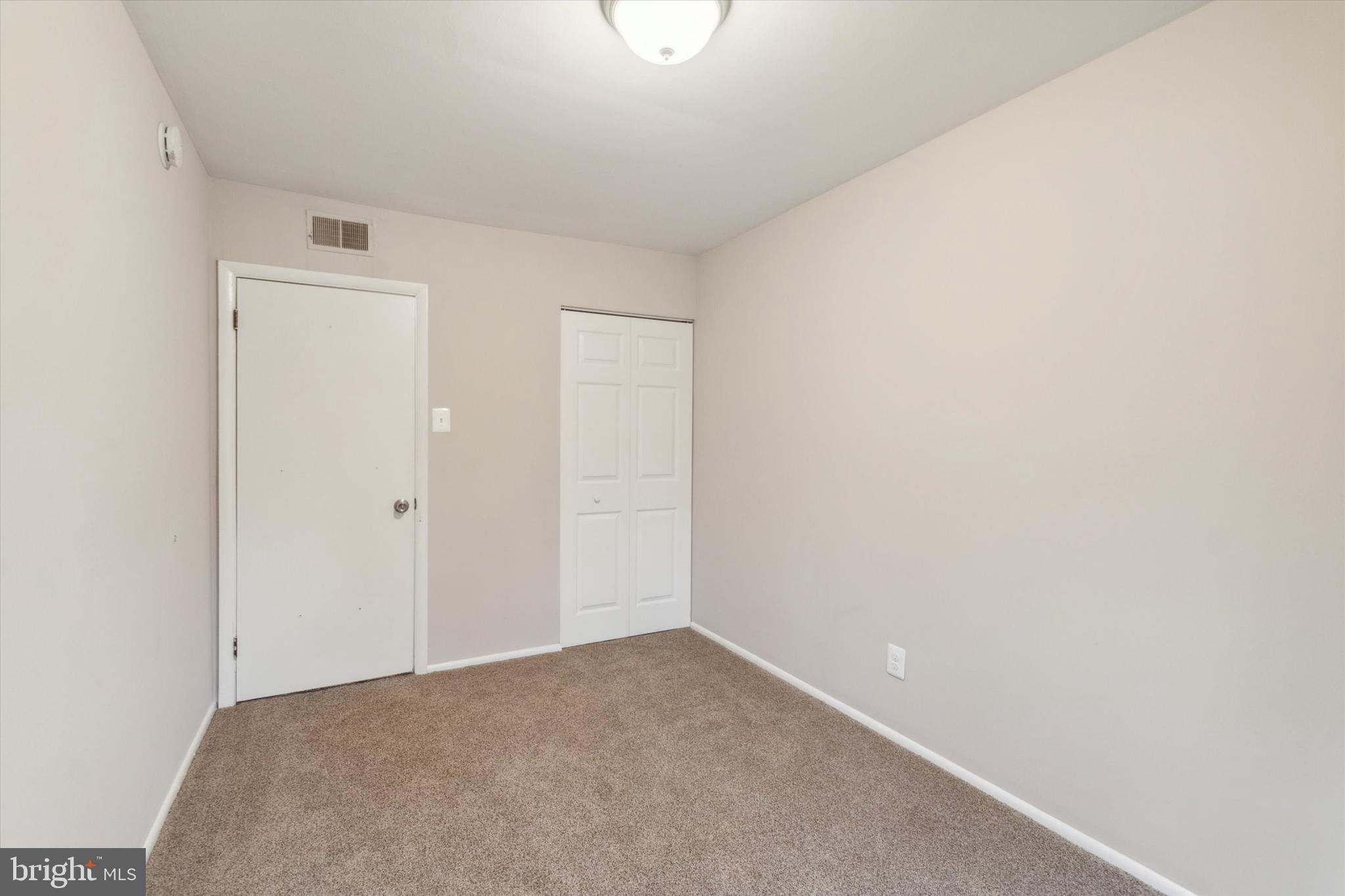 852-B Putnam Blvd