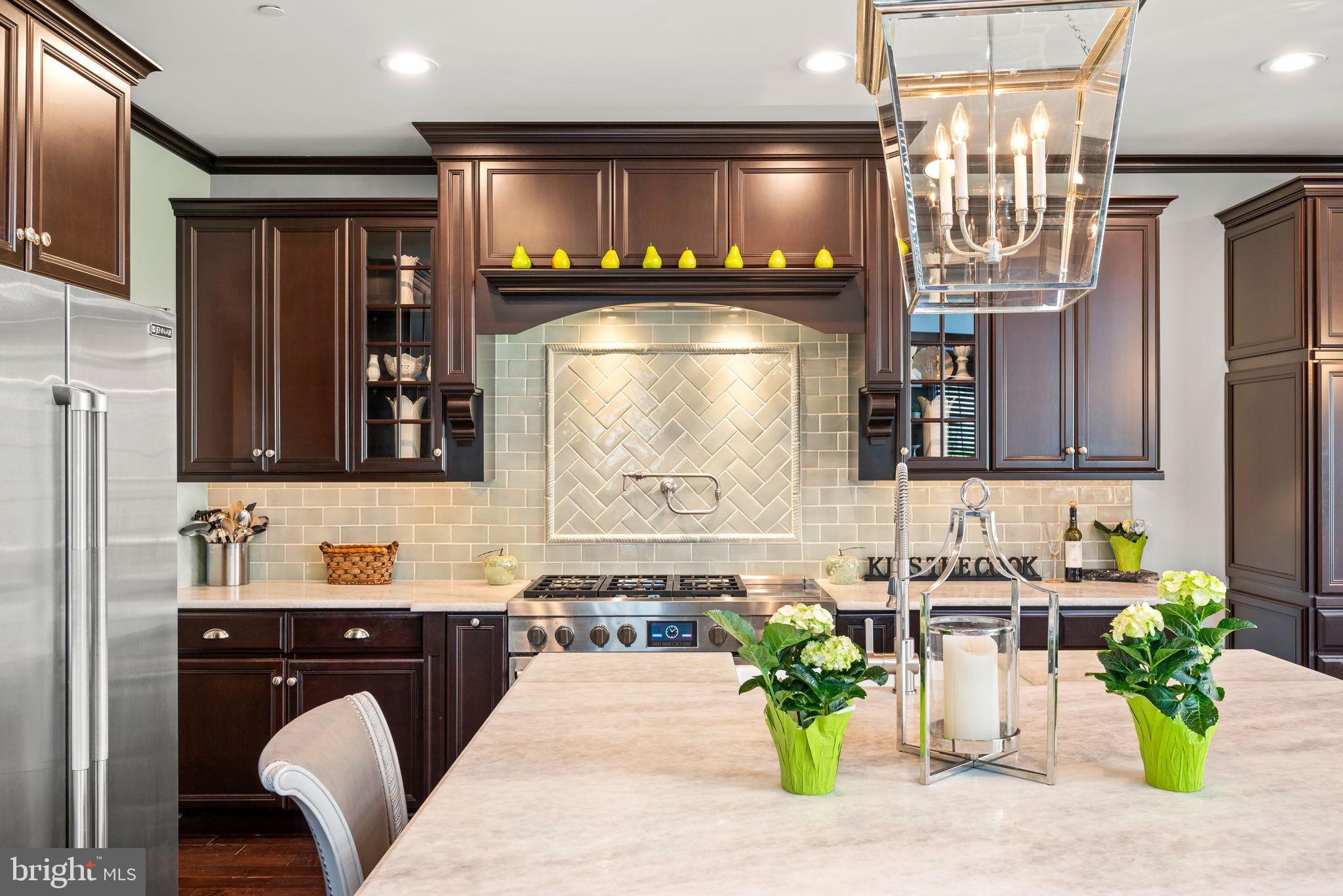 100 Dauphin Dr