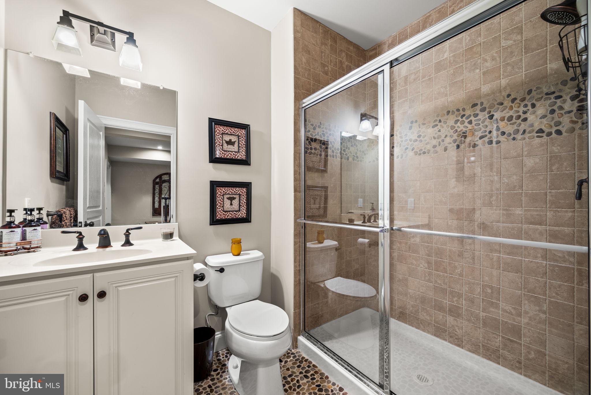 100 Dauphin Dr