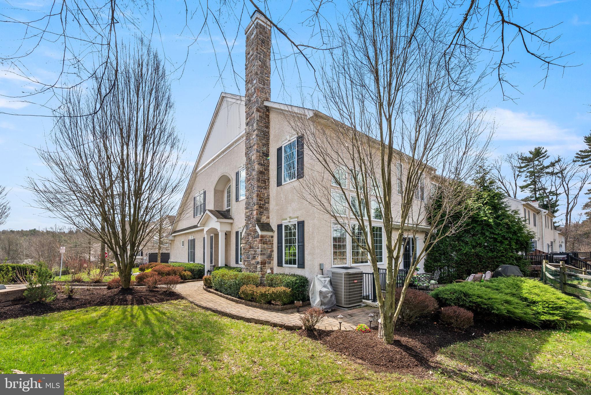 100 Dauphin Dr