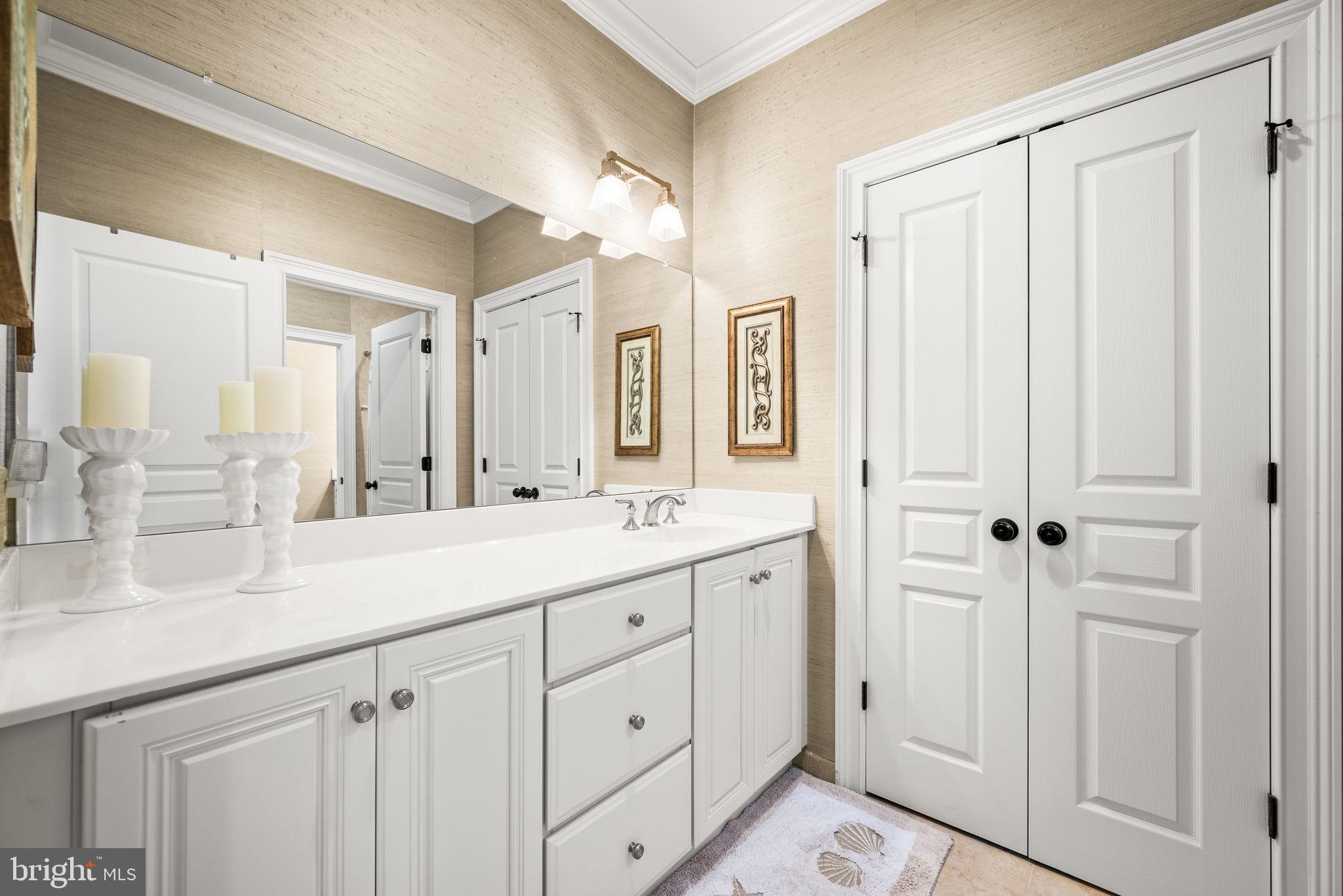 100 Dauphin Dr