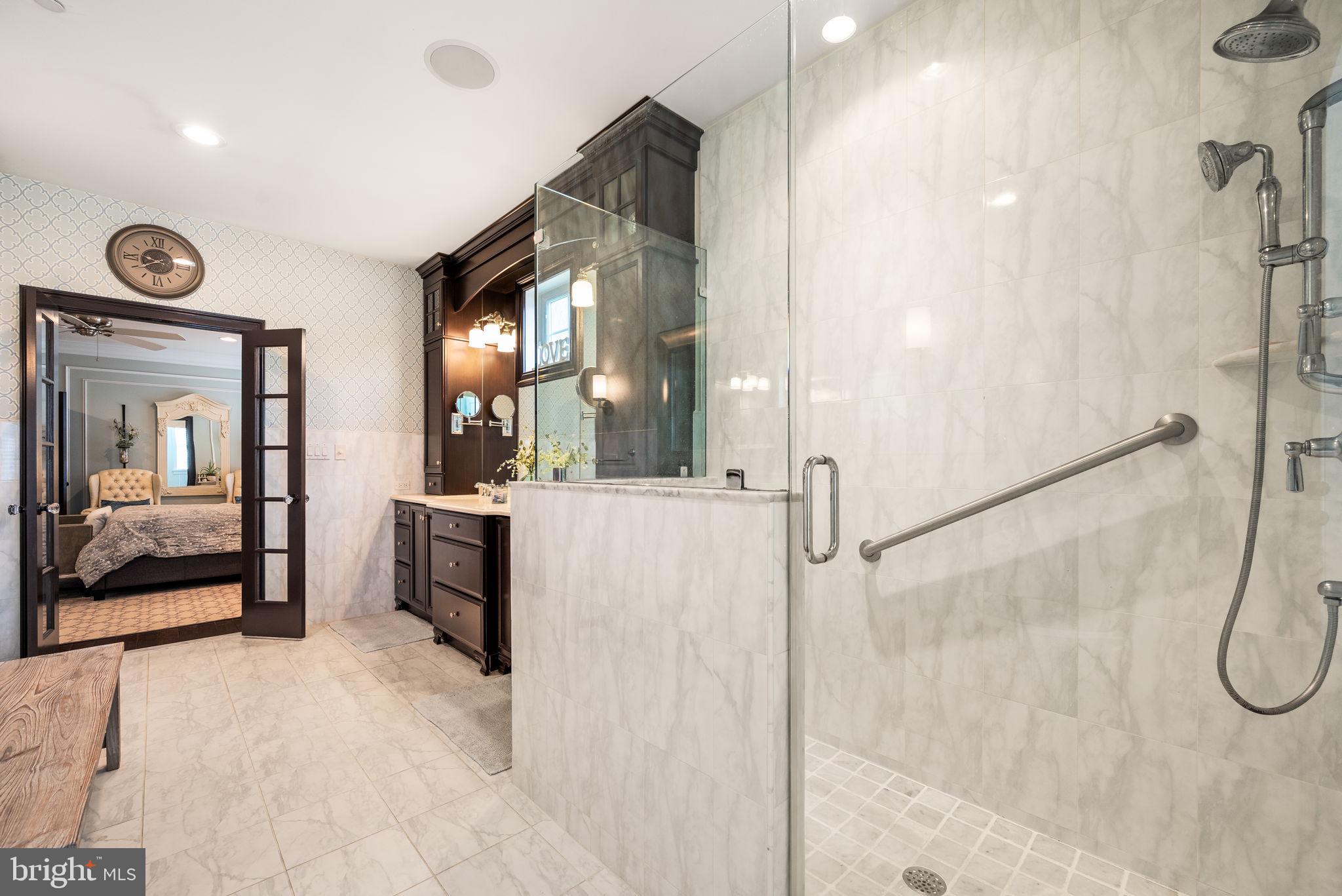 100 Dauphin Dr