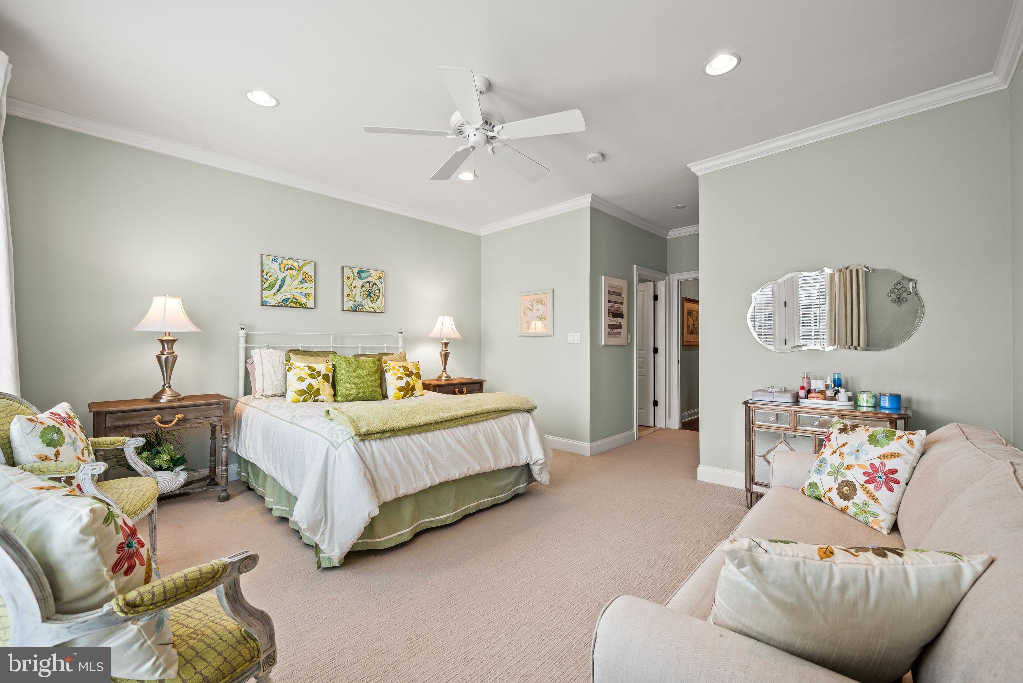 100 Dauphin Dr
