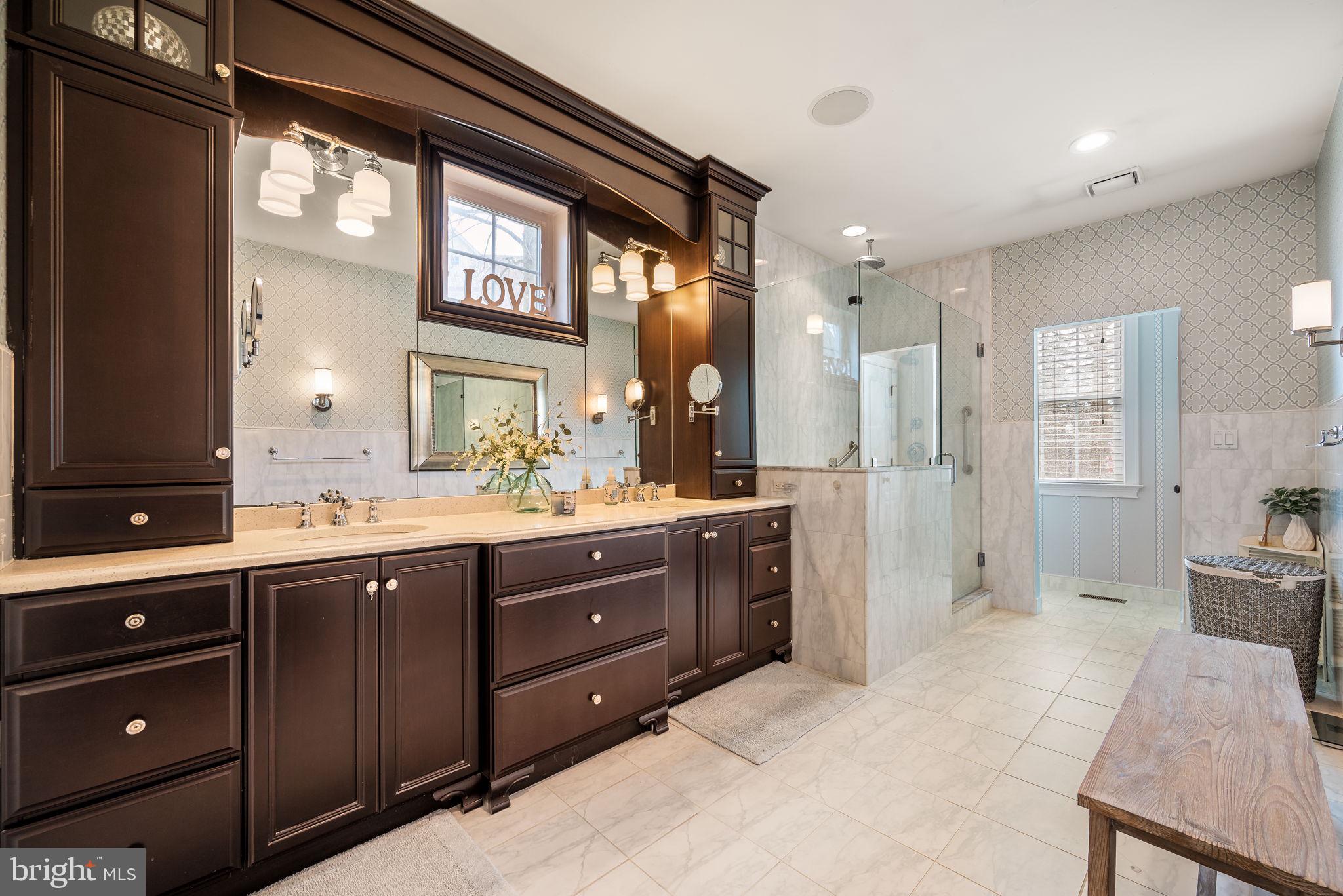 100 Dauphin Dr