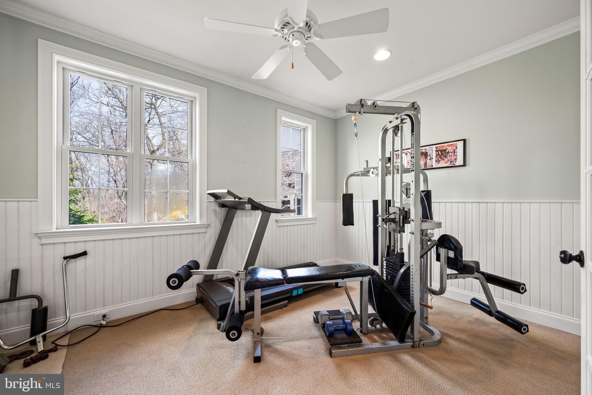 100 Dauphin Dr