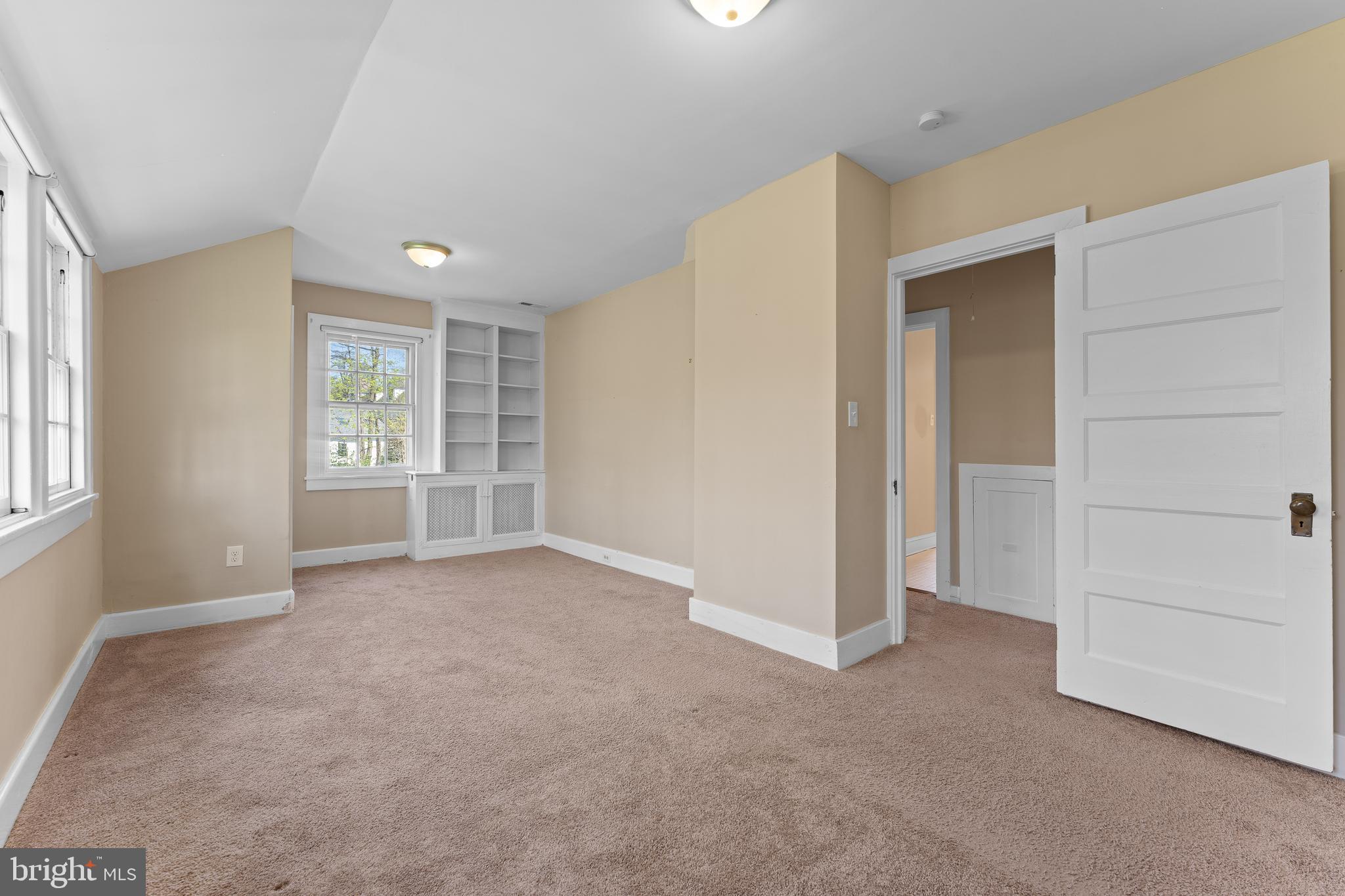 14 Radnor Way