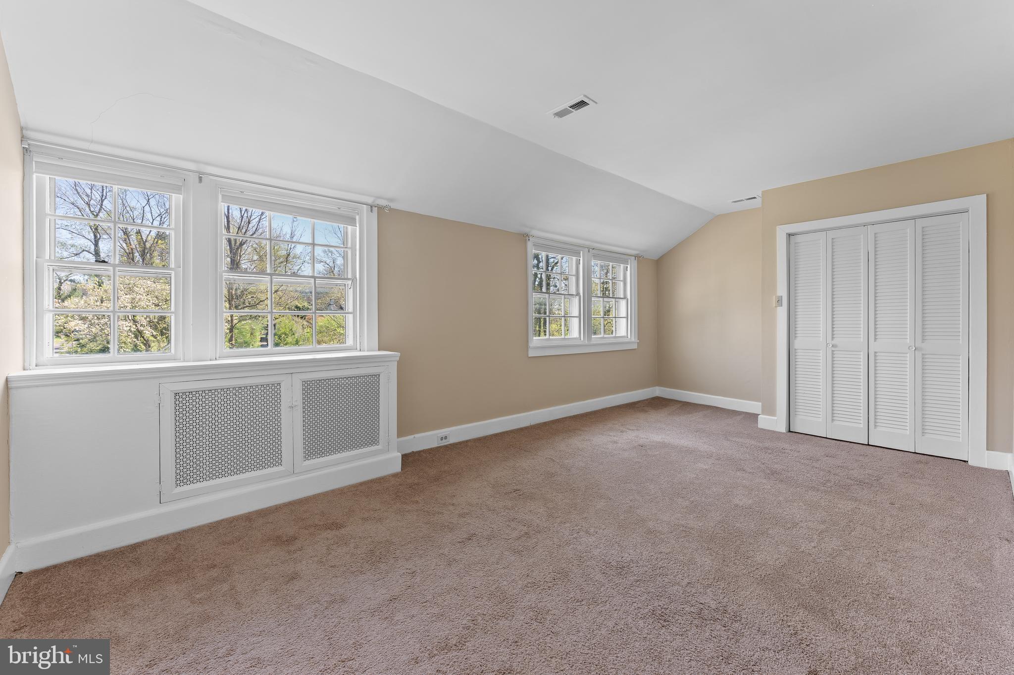 14 Radnor Way
