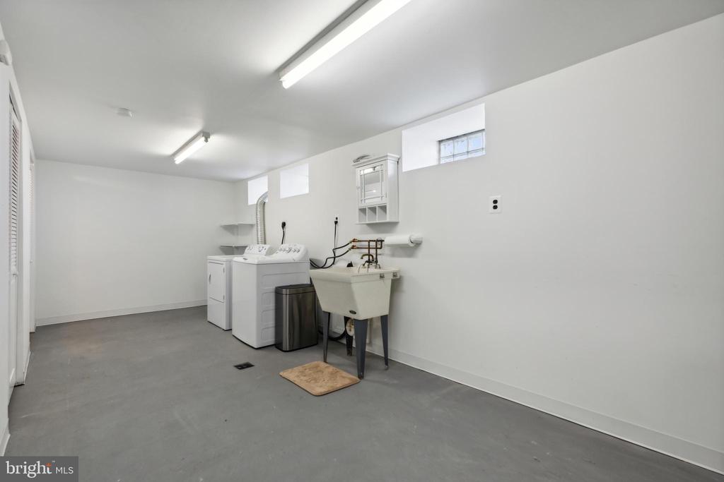 500 E LANCASTER AVE #135B
