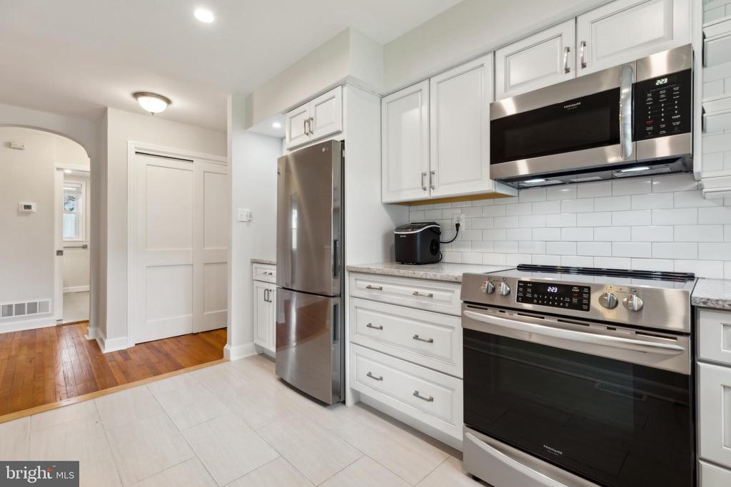 500 E LANCASTER AVE #135B