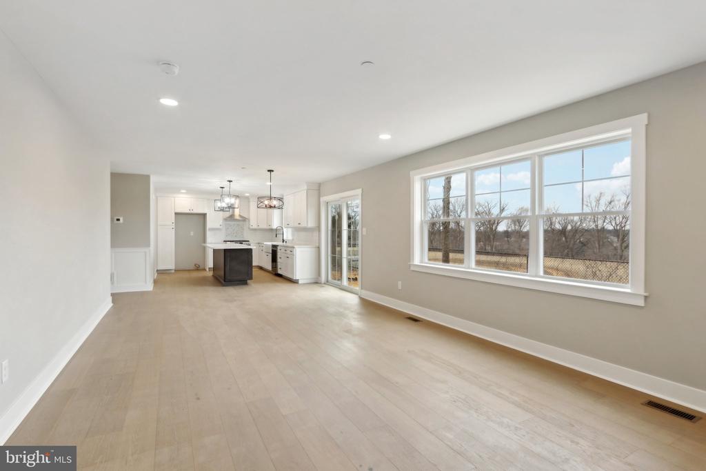 214 4th Ave