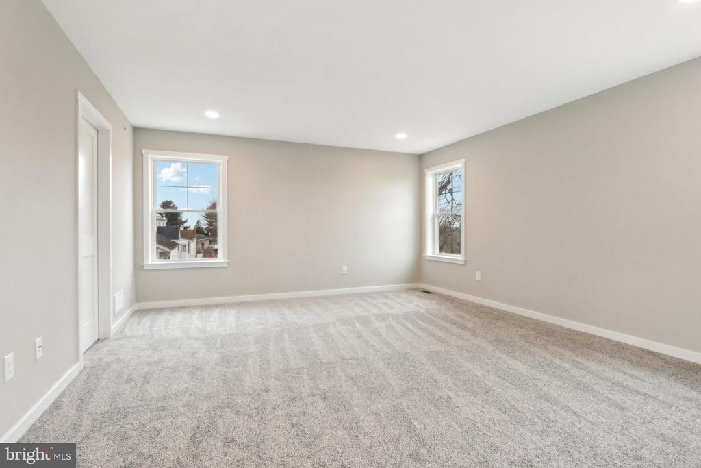 214 4th Ave
