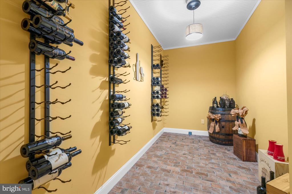 6 GREYSTONE CIRCLE