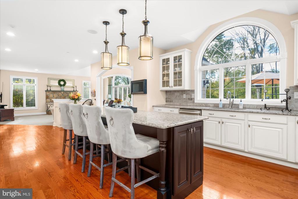 6 GREYSTONE CIRCLE