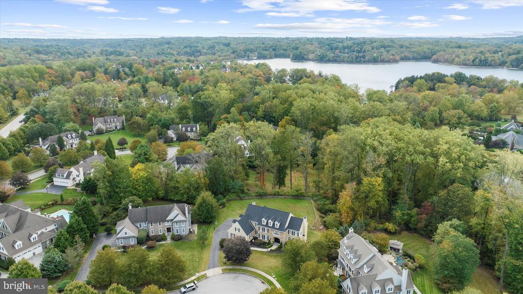 6 GREYSTONE CIRCLE
