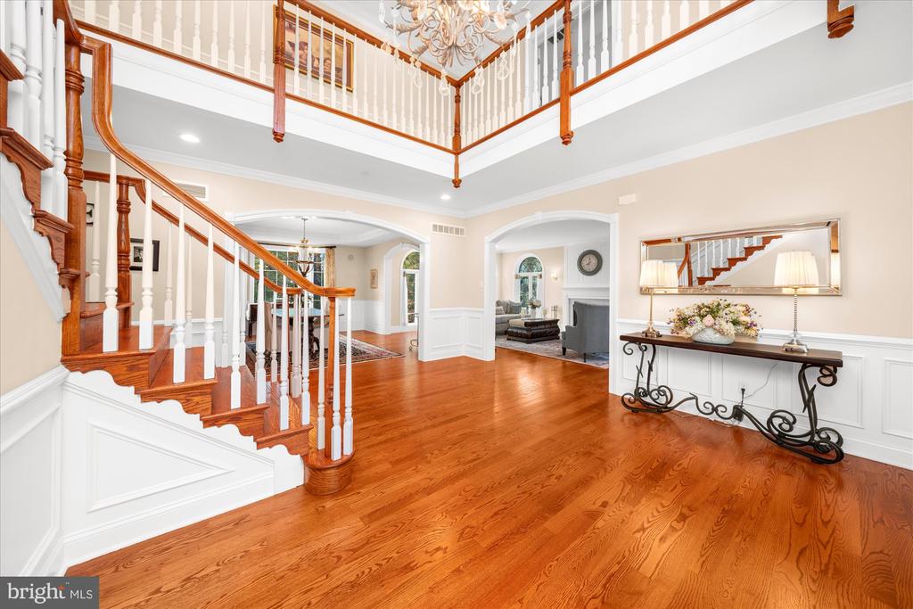 6 GREYSTONE CIRCLE