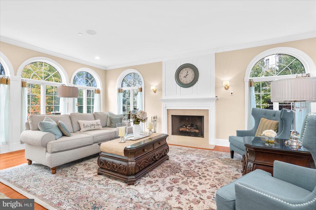 6 GREYSTONE CIRCLE
