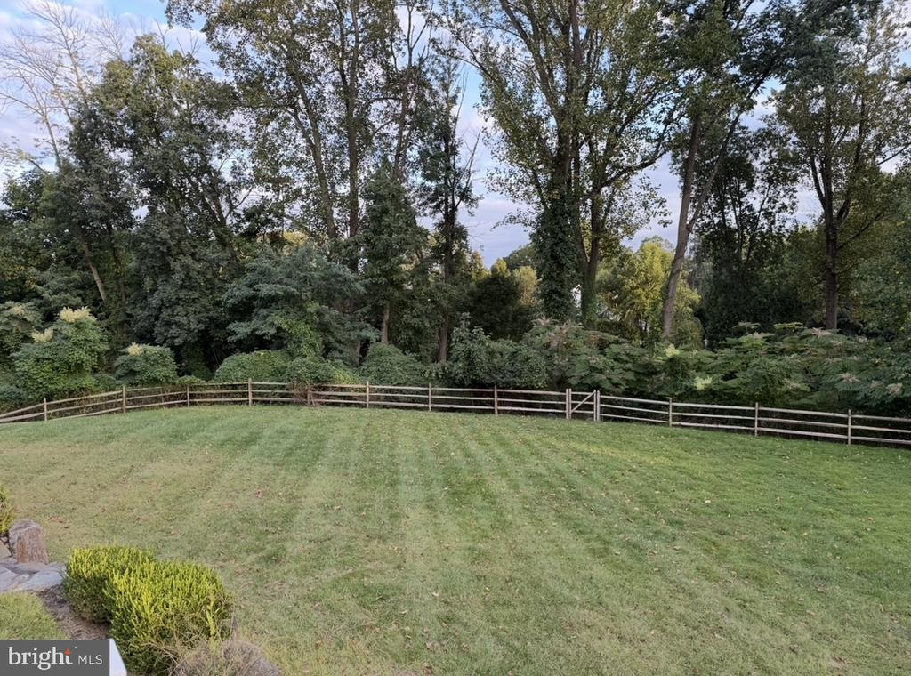 6 GREYSTONE CIRCLE