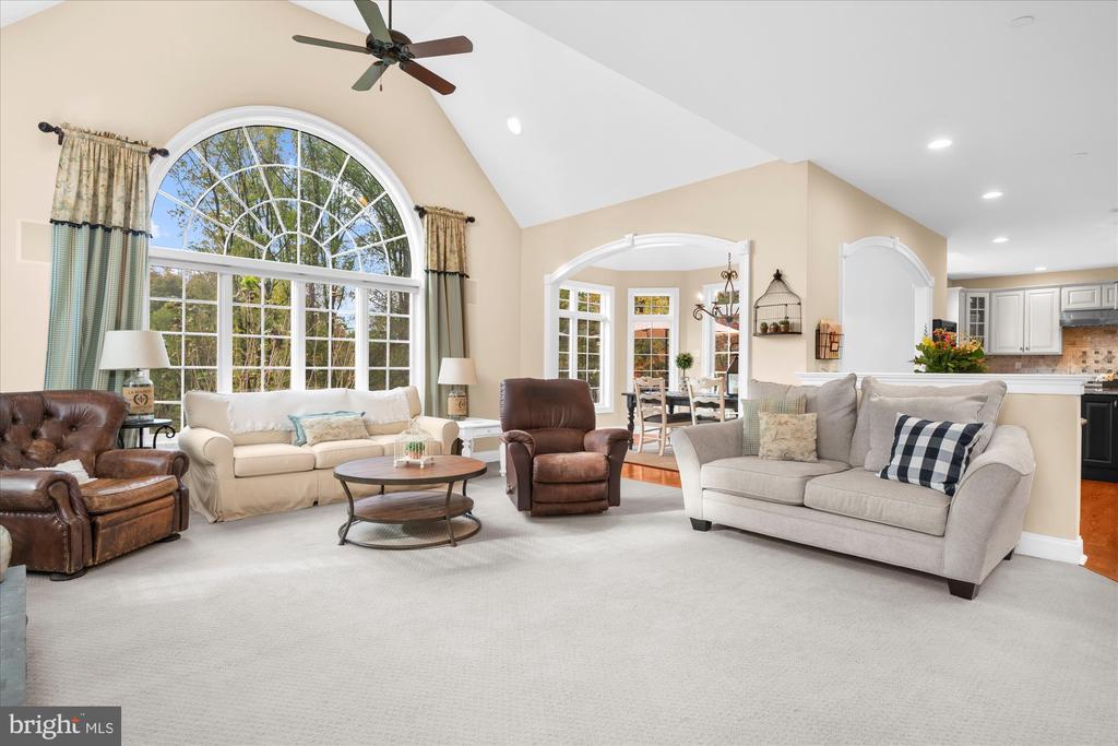6 GREYSTONE CIRCLE