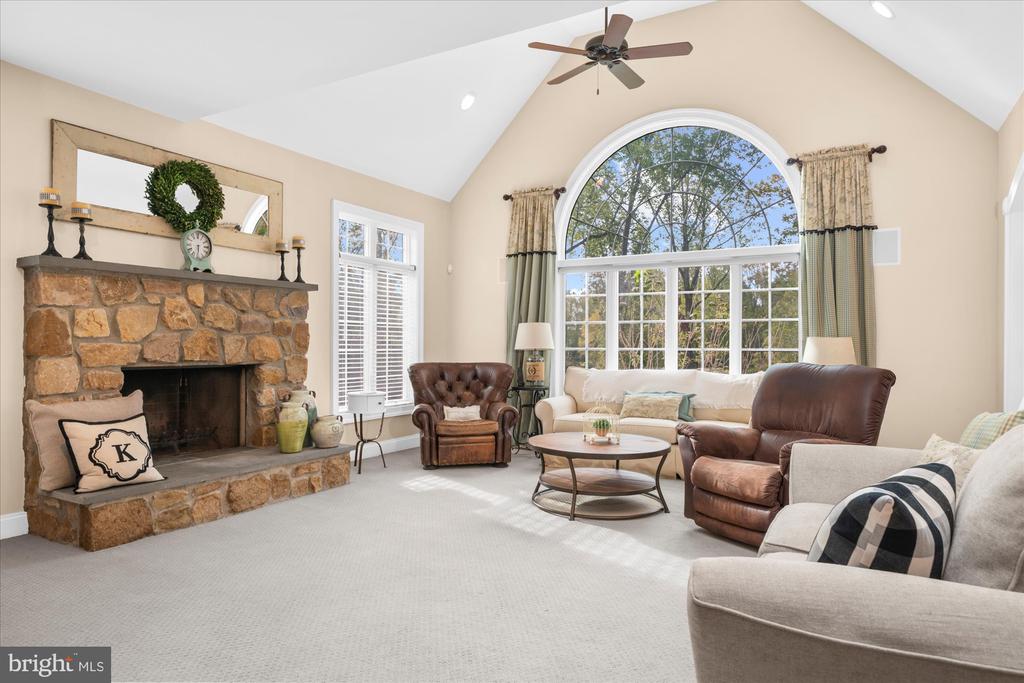 6 GREYSTONE CIRCLE