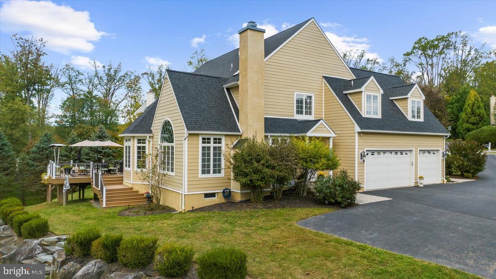 6 GREYSTONE CIRCLE