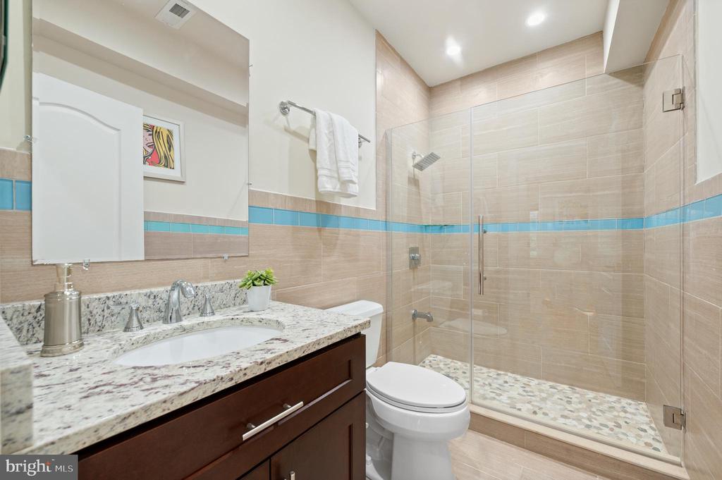 3917 WOODLAND DRIVE
