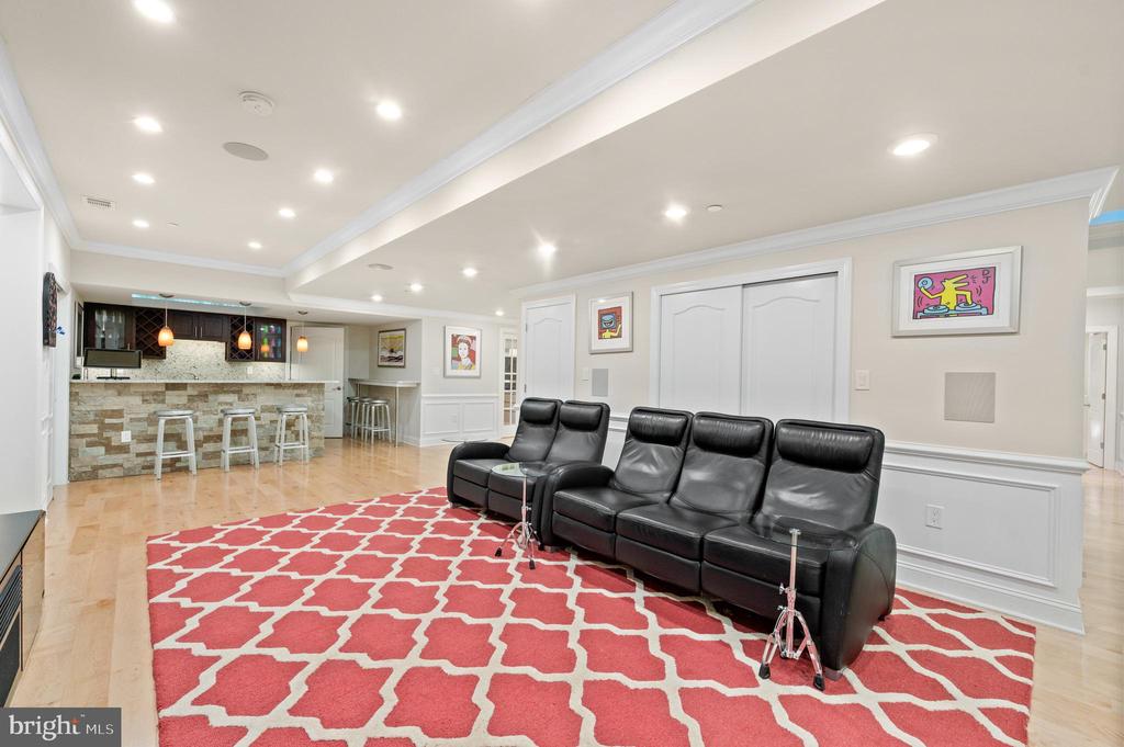 3917 WOODLAND DRIVE