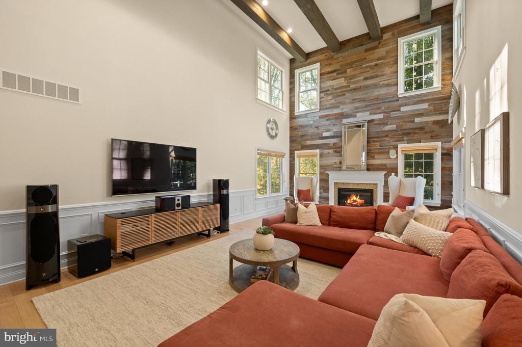 3917 WOODLAND DRIVE