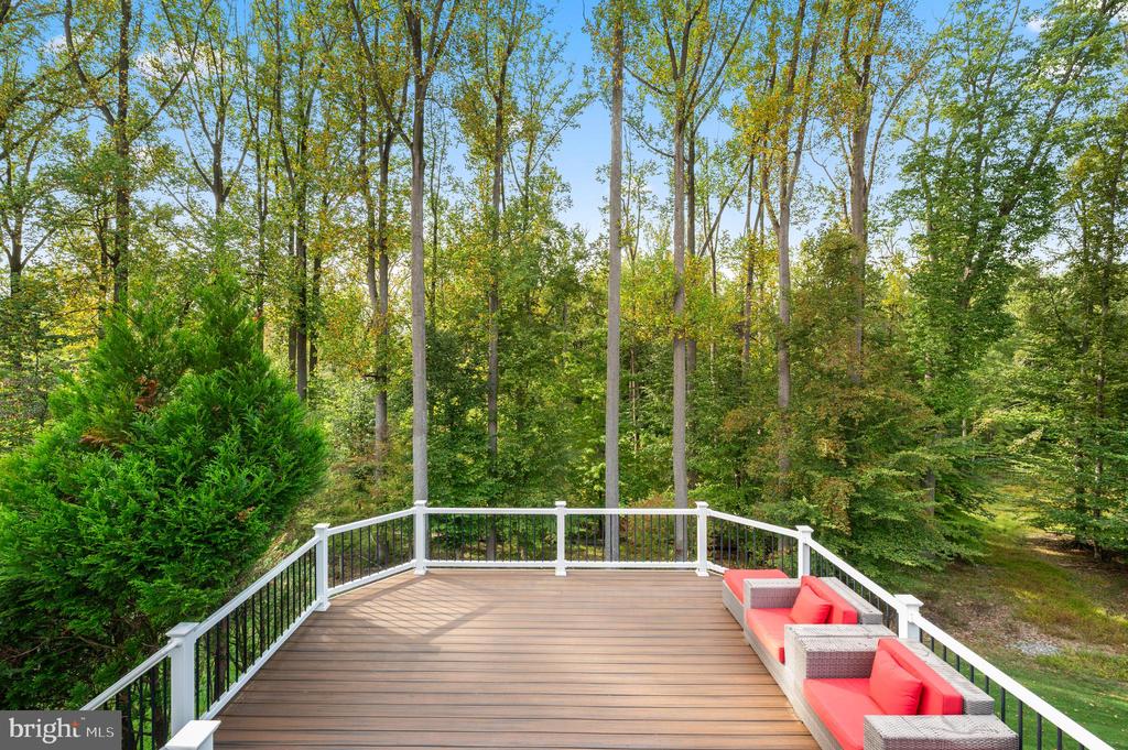 3917 WOODLAND DRIVE