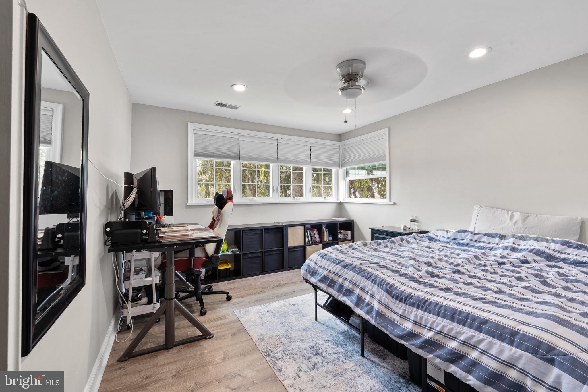 711 HEDGEROW DRIVE