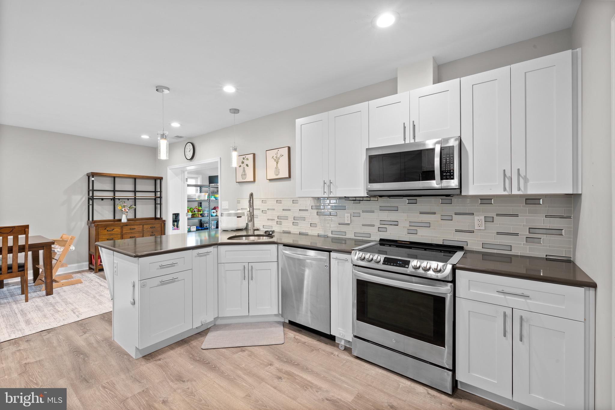 711 HEDGEROW DRIVE
