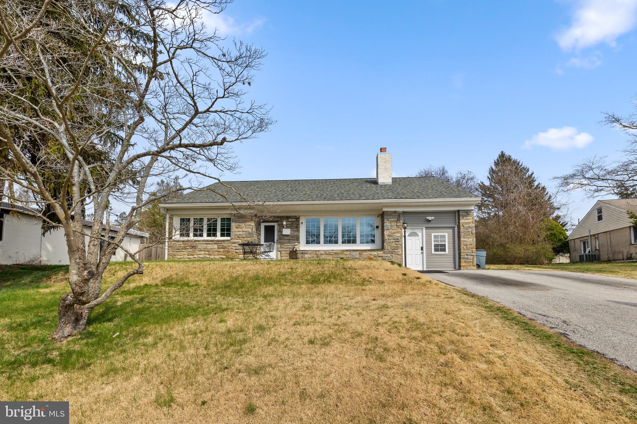 711 HEDGEROW DRIVE