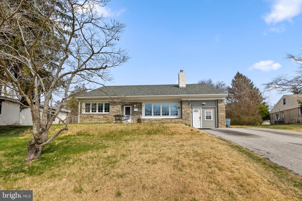 711 HEDGEROW DRIVE