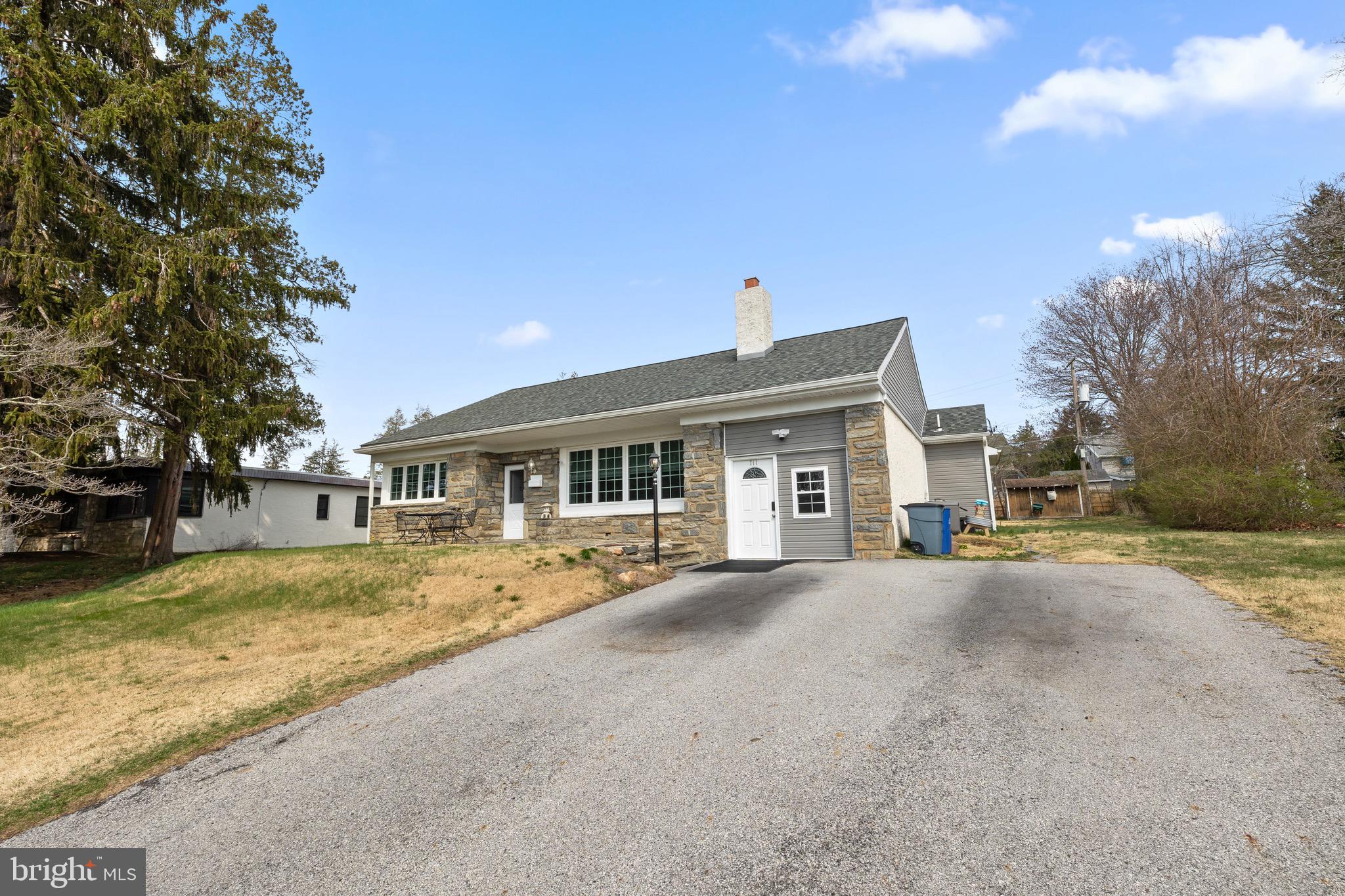 711 HEDGEROW DRIVE