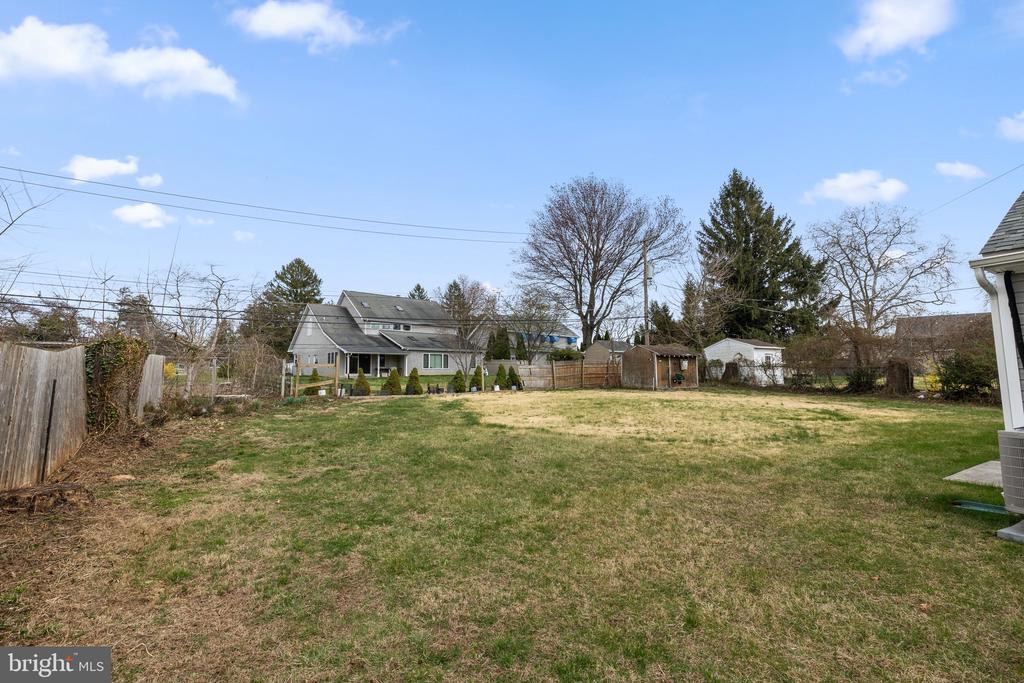 711 HEDGEROW DRIVE
