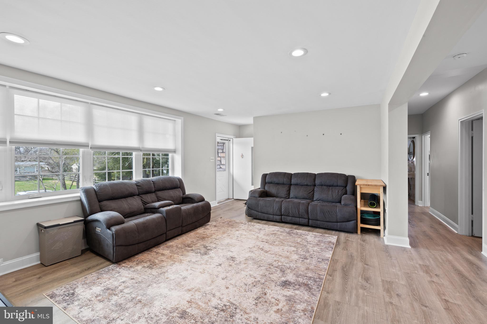 711 HEDGEROW DRIVE
