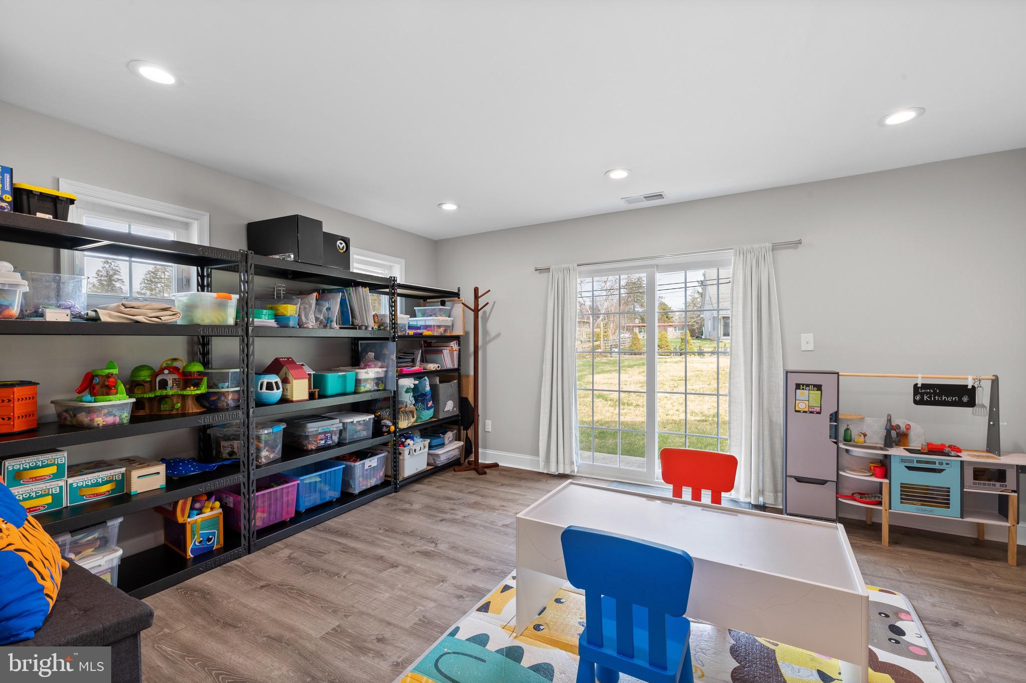 711 HEDGEROW DRIVE
