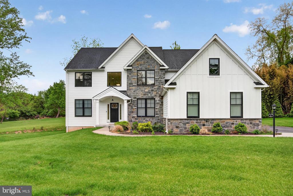 7 OVERFIELD LANE