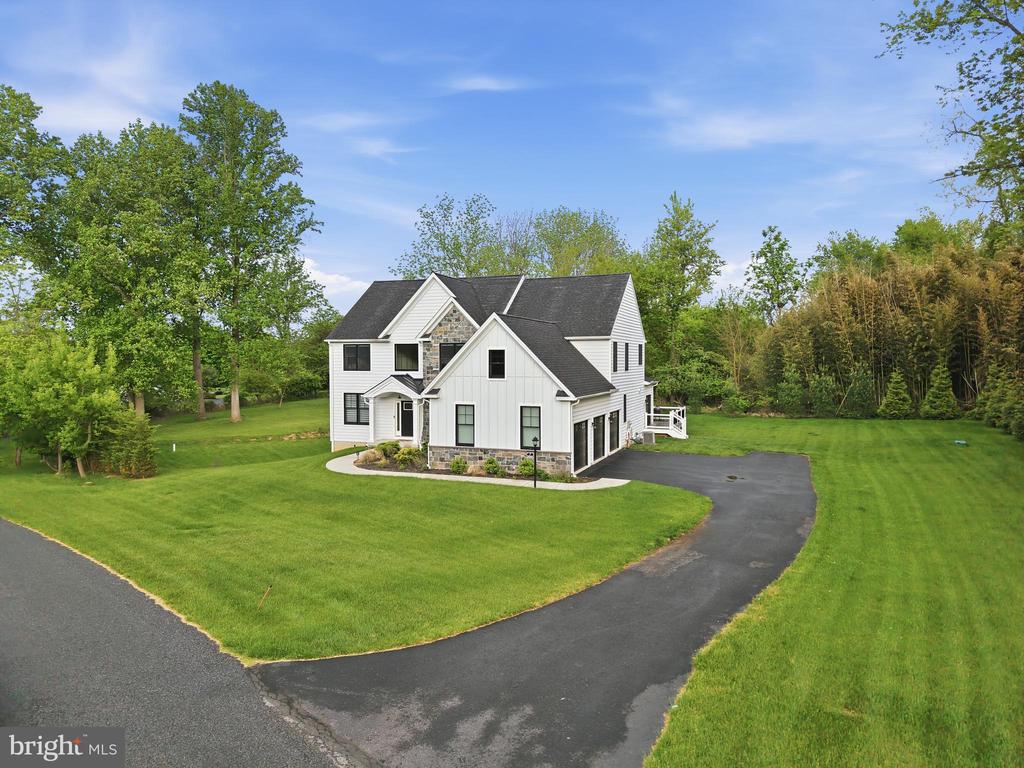 7 OVERFIELD LANE