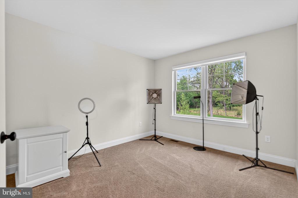 7 OVERFIELD LANE