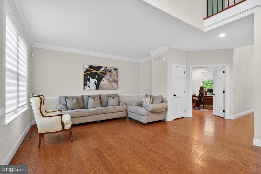 7 OVERFIELD LANE