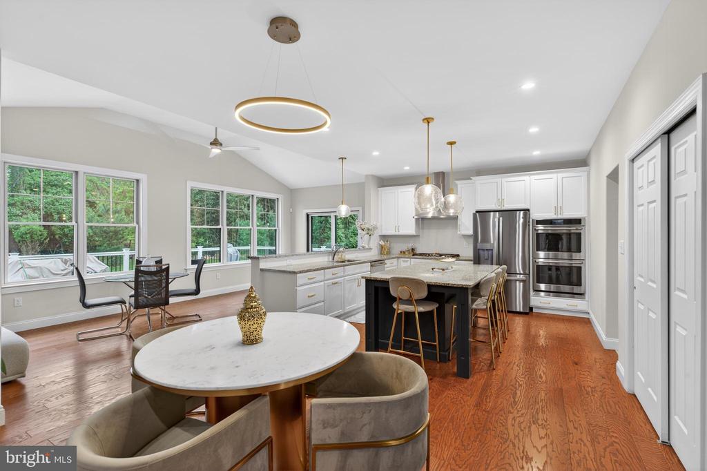 7 OVERFIELD LANE