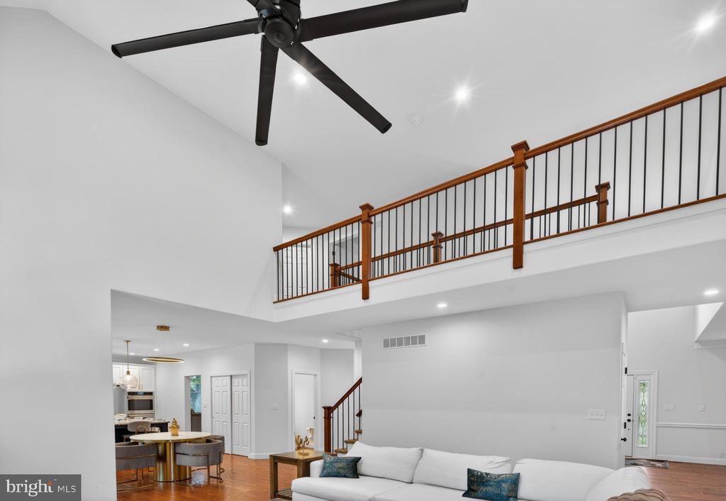 7 OVERFIELD LANE