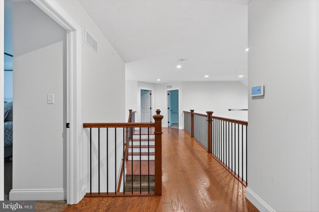 7 OVERFIELD LANE