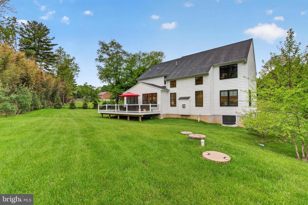 7 OVERFIELD LANE
