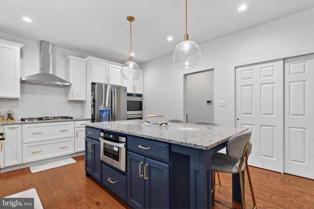 7 OVERFIELD LANE