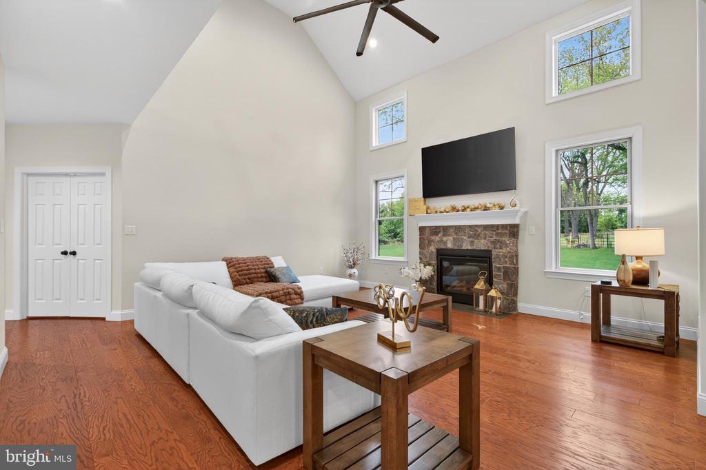 7 OVERFIELD LANE