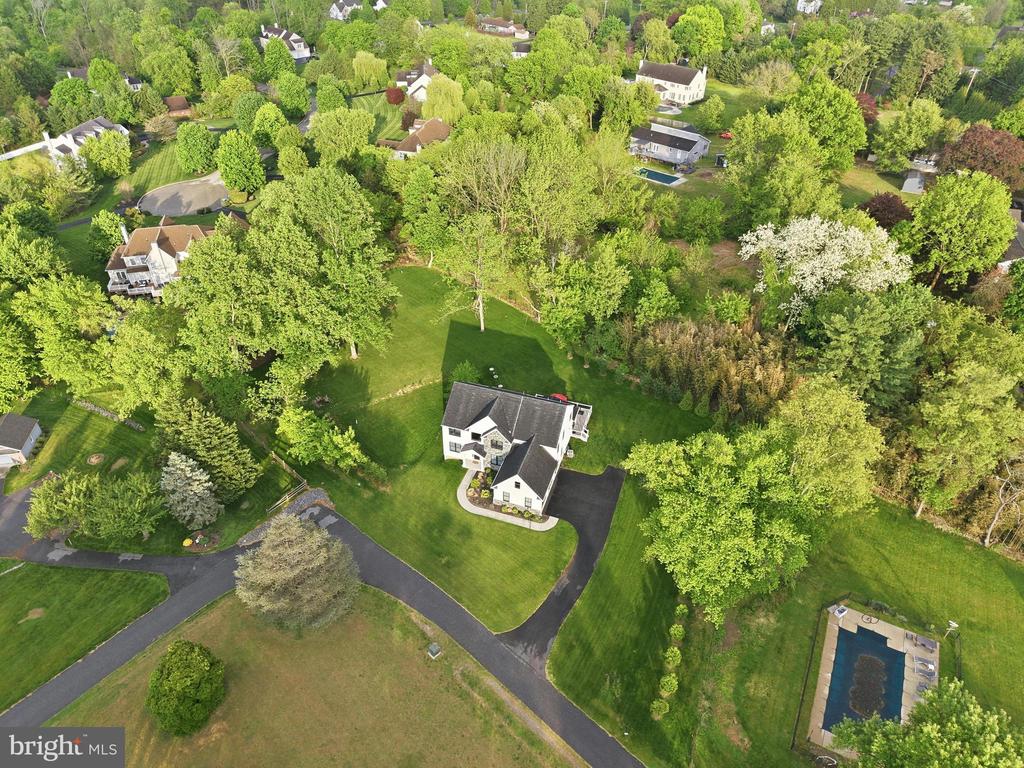 7 OVERFIELD LANE